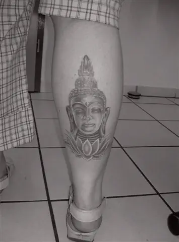 Ornamentales Beintattoo, frühe Arbeit aus dem Red Dragon Tattoo Studio