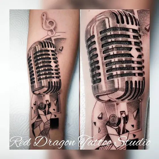 Black & Grey Tattoo aus dem Red Dragon Tattoo Studio Kleve
