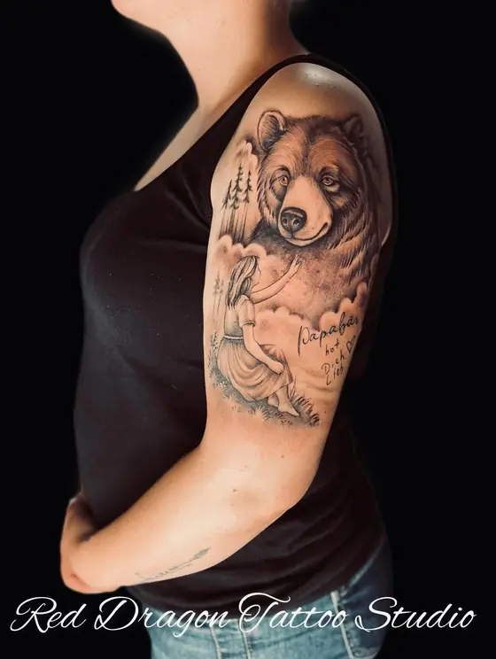 Black & Grey Tattoo aus dem Red Dragon Tattoo Studio Kleve