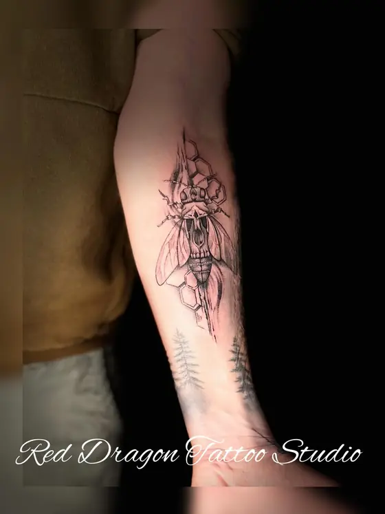 Fineline & Floral Tattoo aus dem Red Dragon Tattoo Studio Kleve