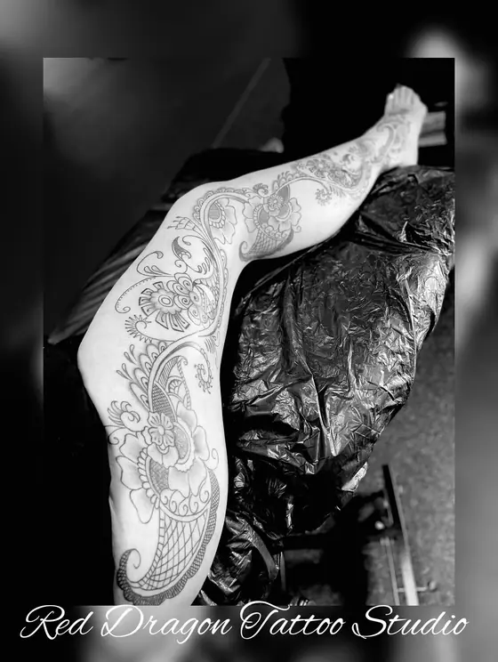 Black & Grey Tattoo aus dem Red Dragon Tattoo Studio Kleve