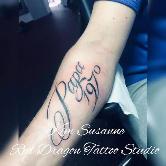 Schrift & Lettering Tattoo aus dem Red Dragon Tattoo Studio Kleve