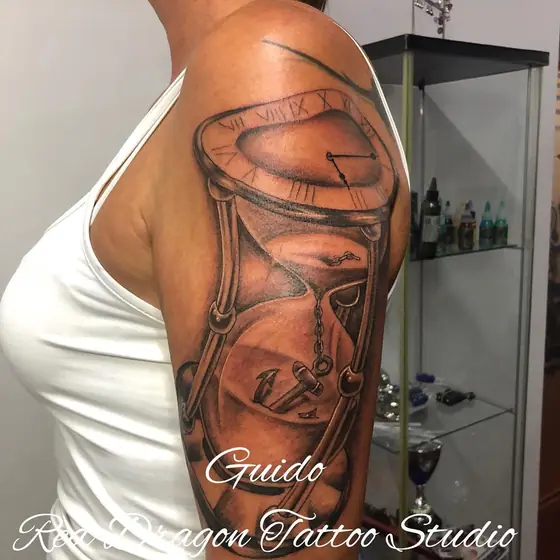 Black & Grey Tattoo aus dem Red Dragon Tattoo Studio Kleve