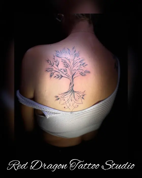 Fineline & Floral Tattoo aus dem Red Dragon Tattoo Studio Kleve