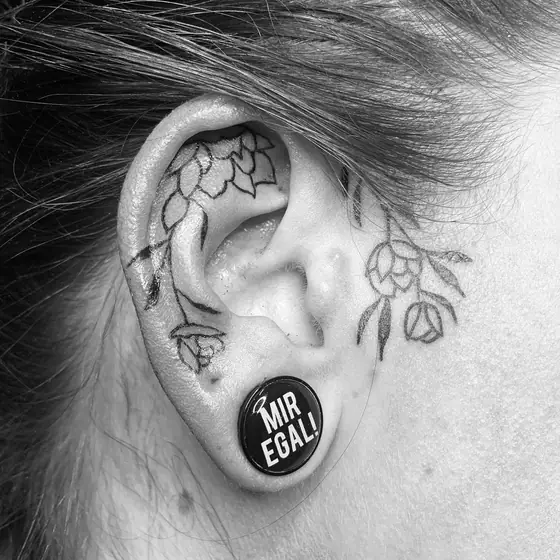 Fineline & Floral Tattoo aus dem Red Dragon Tattoo Studio Kleve