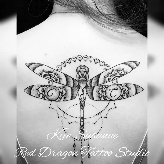 Fineline & Floral Tattoo aus dem Red Dragon Tattoo Studio Kleve